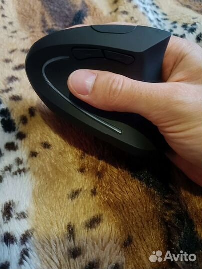 Беспроводная мышь вертикальная