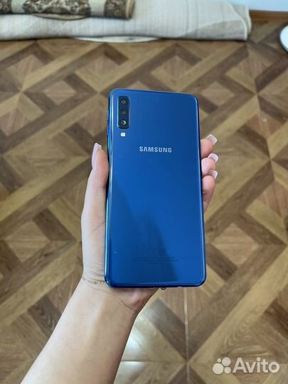 Samsung Galaxy A7 (2018), 4/64 ГБ
