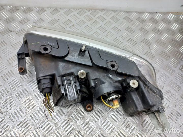 Фара 4411180R Volkswagen Passat 5/B5+ (1996-2005)