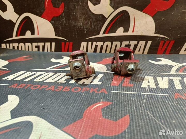 Петли двери задние правые Peugeot 206 1 хэтчбек