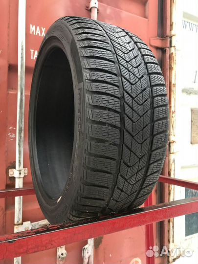 Pirelli Winter Sottozero 3 235/40 R19 96V