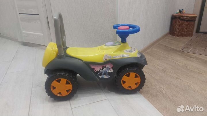 Машинка каталка толокар