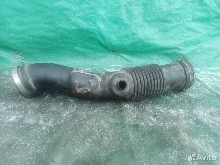 Патрубок воздушного фильтра Pajero Sport 08-13 г