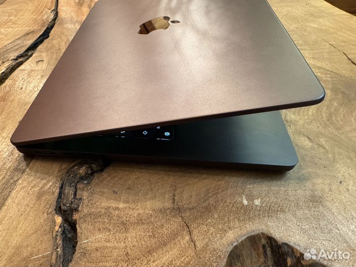 MacBook Pro 14 M3 Max/36 GB/1 TB SSD с дефектом