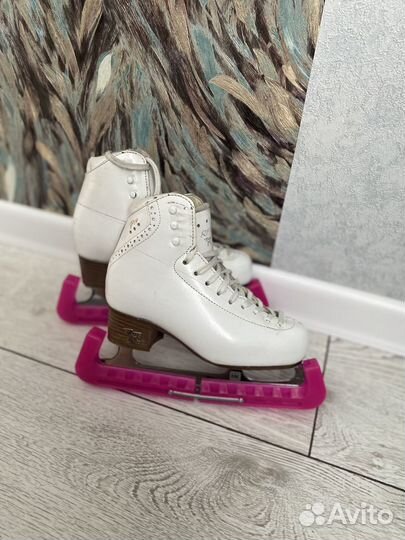 Фигурные коньки risport