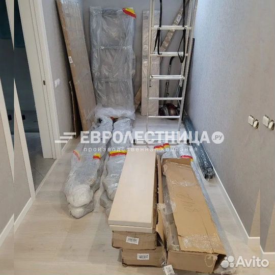 Лестница на металлическом каркасе