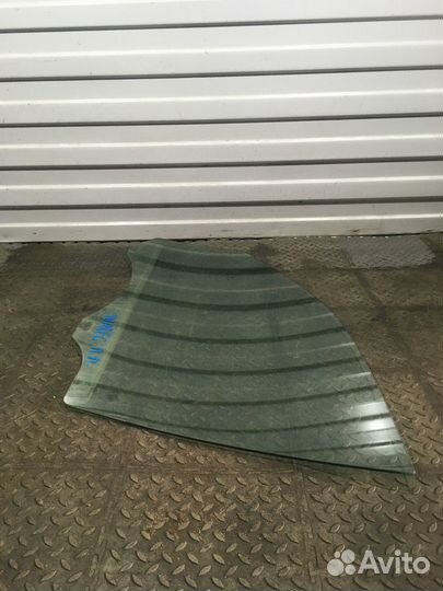 Стекло двери переднее правое (Volkswagen Touareg)