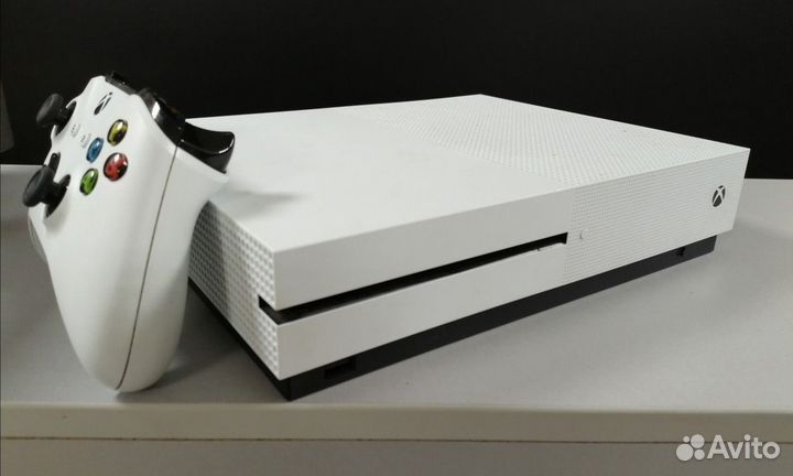 Игровая приставка xbox ONE S 500GB