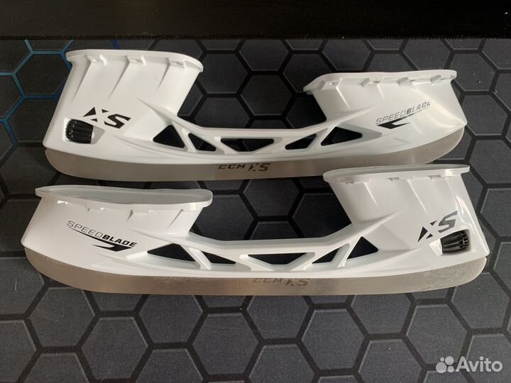 Стаканы для хоккейных коньков CCM с лезвием/287L