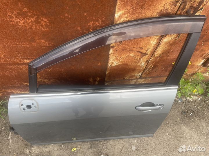 Дверь передняя левая Ниссан Тиида 2004-2012 г.в