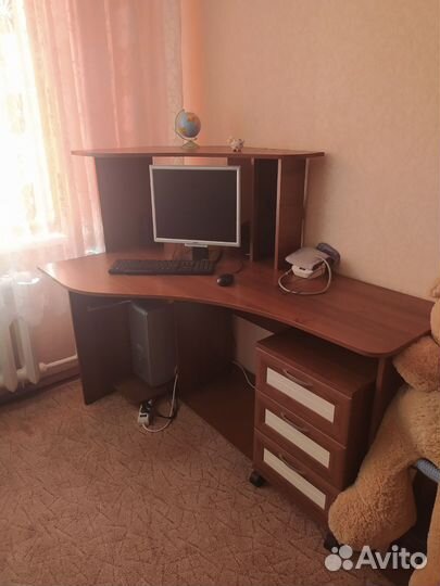Компьютерный стол