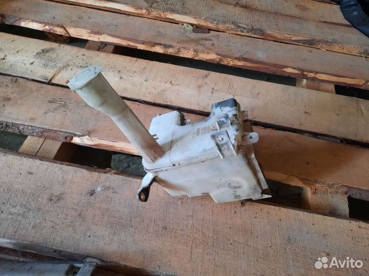 Бачок омывателя Mitsubishi lancer 9