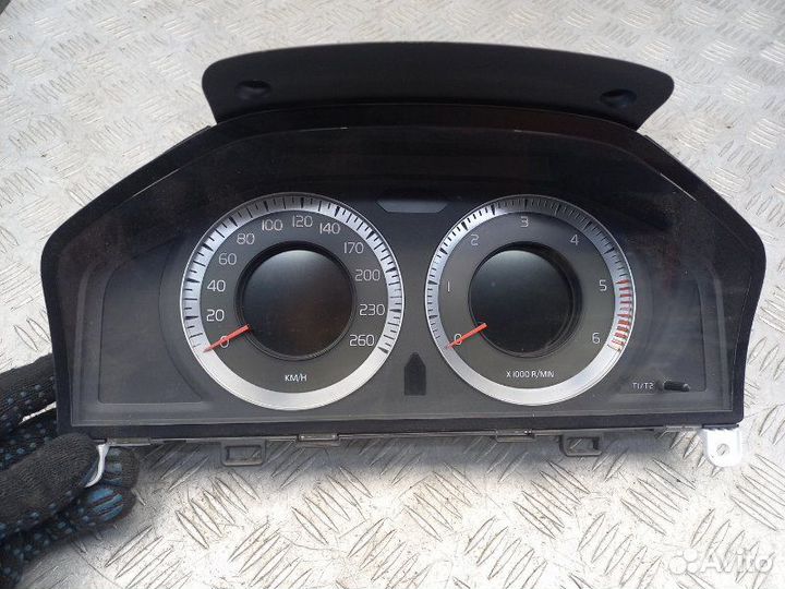 Панель приборов Volvo Xc 70 2.4 D5244T 185 Л.С