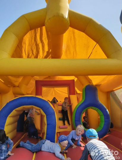 Детский надувной батут с горкой