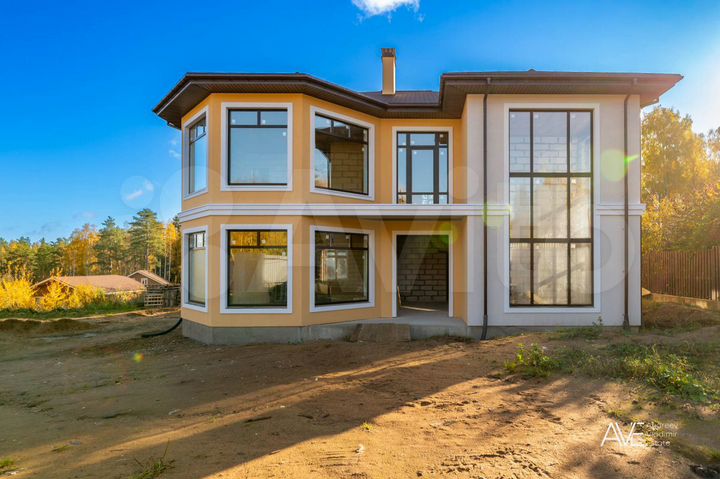 Дом 350 м² на участке 17 сот.