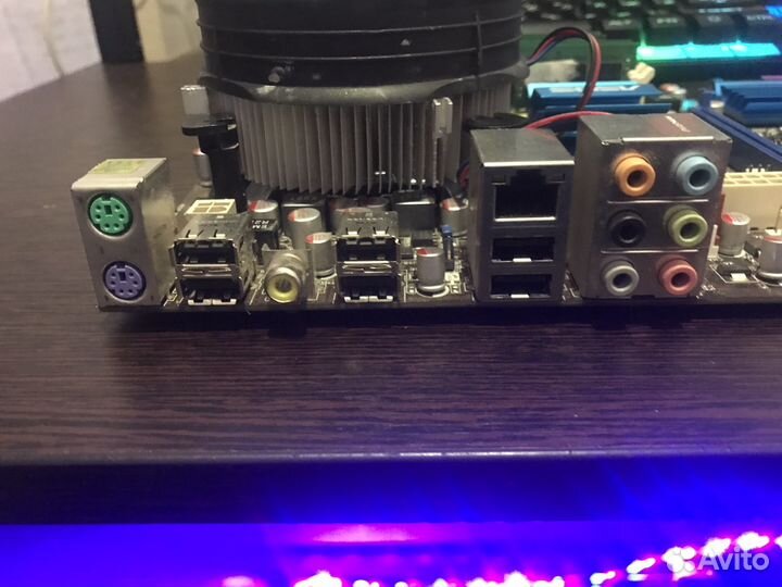 Материнская плата 775