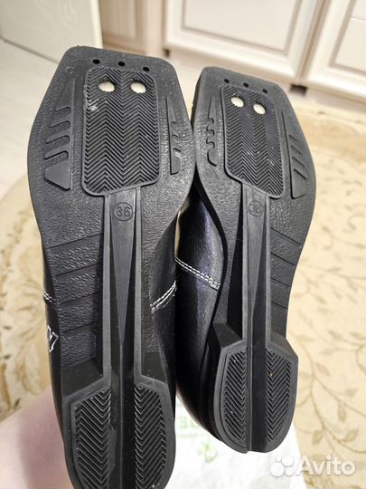 Лыжные ботинки 35 и 36 размер