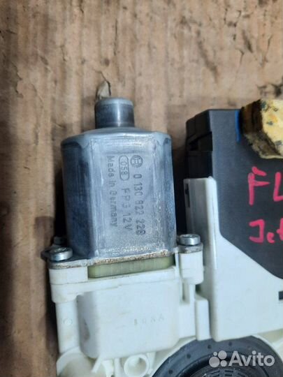 Мотор стеклоподъемника Volkswagen Jetta седан cthd