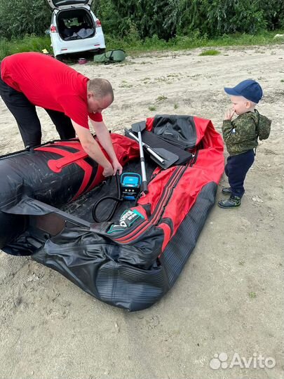 Лодка с мотором