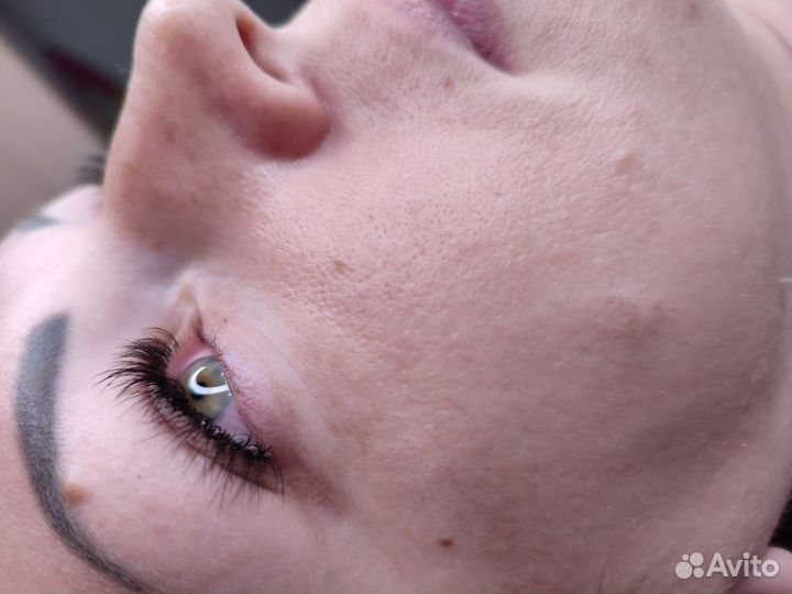 Модель на наращивание ресниц