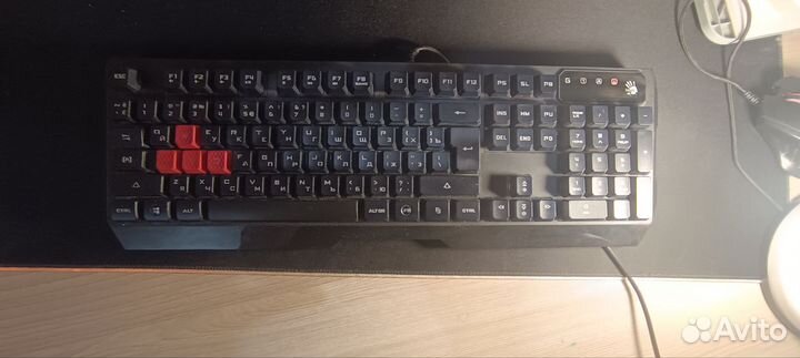 Игровая клавиатура с подсветкой
