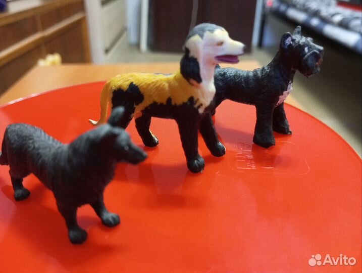 Продам фигурки собак для игр и миниатюр