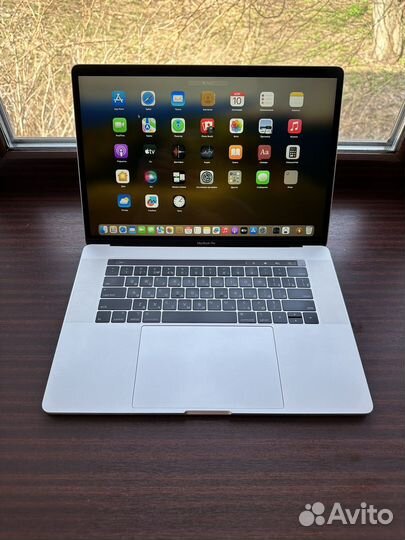 Macbook Pro 15 i7/32/512Gb mid 2018