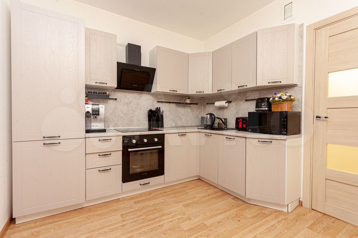 2-к. квартира, 67,8 м², 1/12 эт.