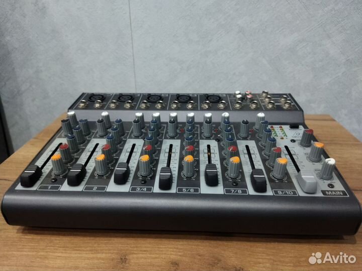 Микшерный пульт behringer xenyx 1002B