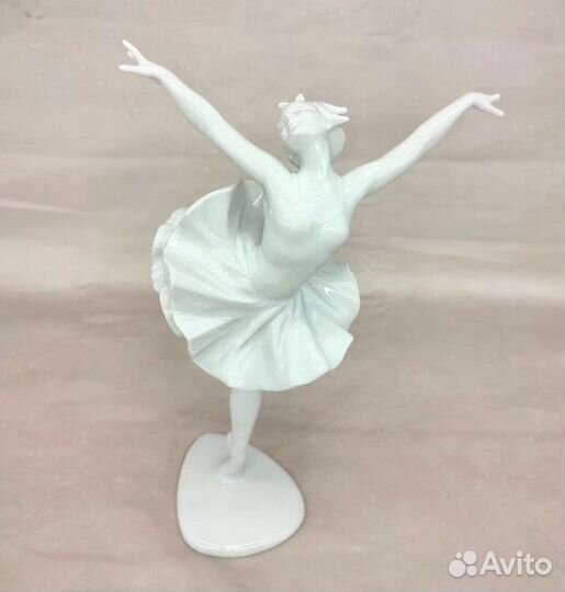 Шикарная интерьерная статуэтка Балерина.Фарфор.Про
