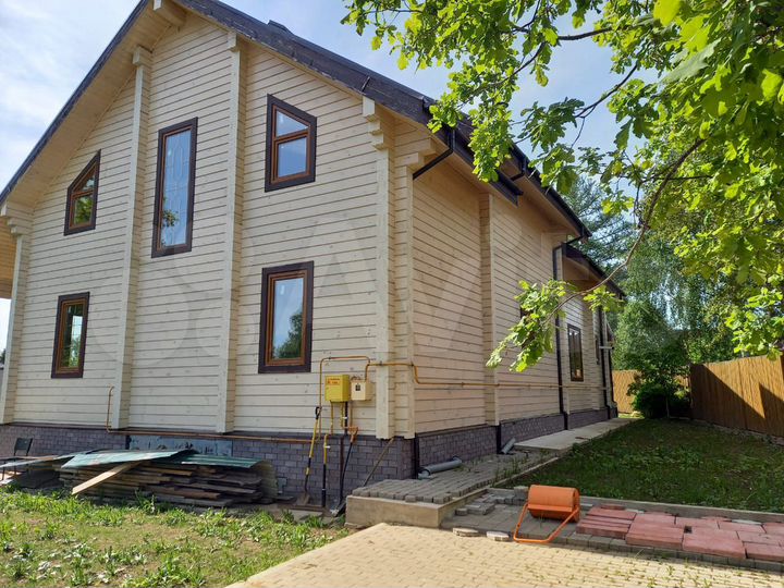 Коттедж 402 м² на участке 19 сот.