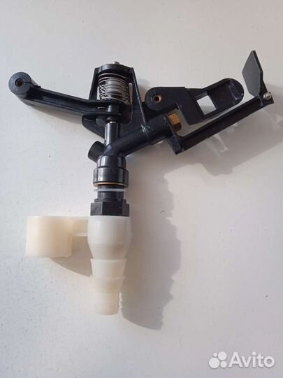 Разбрызгиватель для полива