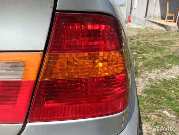 Фонарь правый в крыло BMW E46