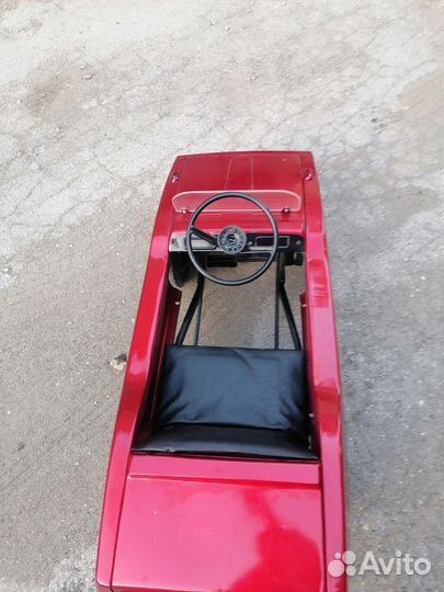 Педальная машина