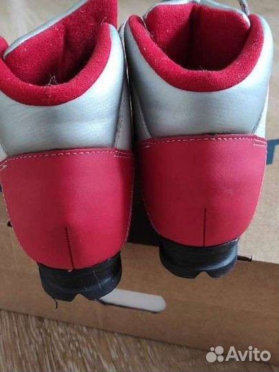 Лыжные ботинки детские 35 размер