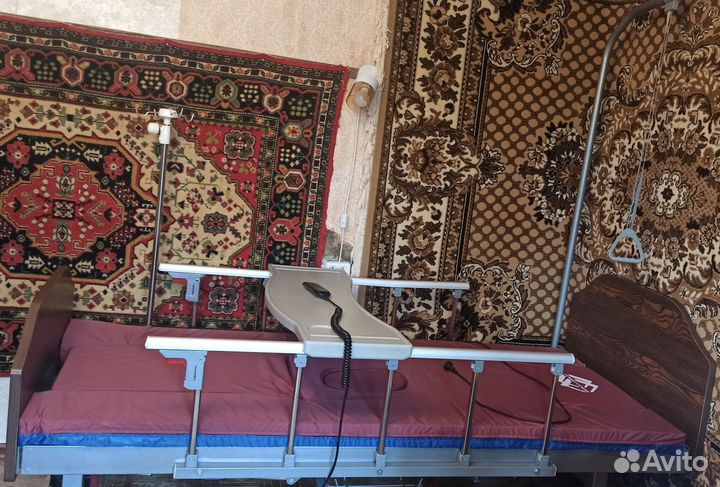 Кровать для лежачих больных с электроприводом