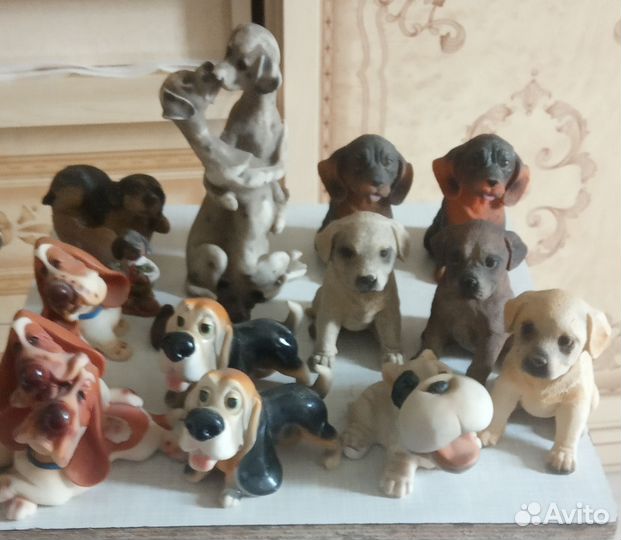 Статуэтки и шкатулки разные