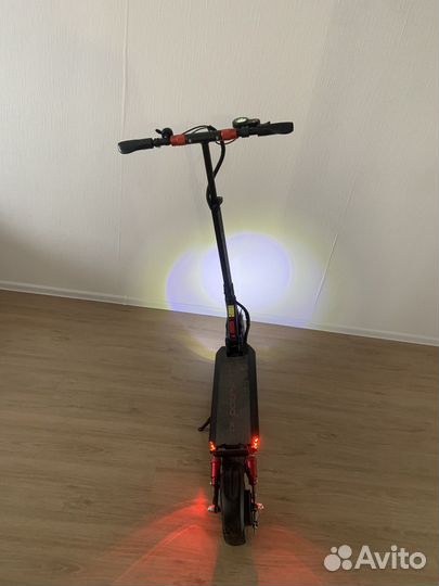 Kugo x 1. Самокат взрослый электрический