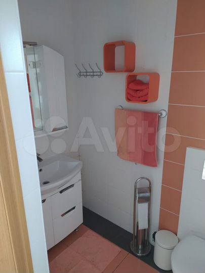 Комната 18 м² в 3-к., 2/2 эт.