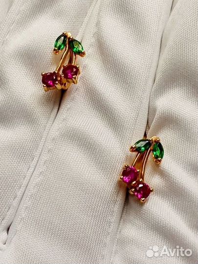 Серьги с синтетическим камнем Золото