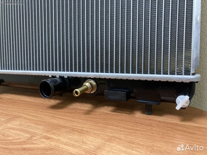 Радиатор охлаждения двигателя Chrysler Neon II 99