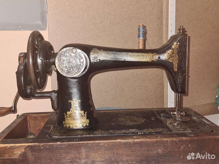 Швейная машина старинная 