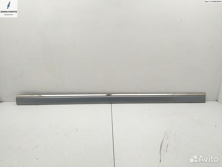 Молдинг двери передней правой 2026903062 на Mercedes W202 (C)