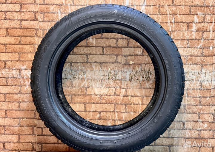 Dunlop SP Winter Ice 02 215/50 R17