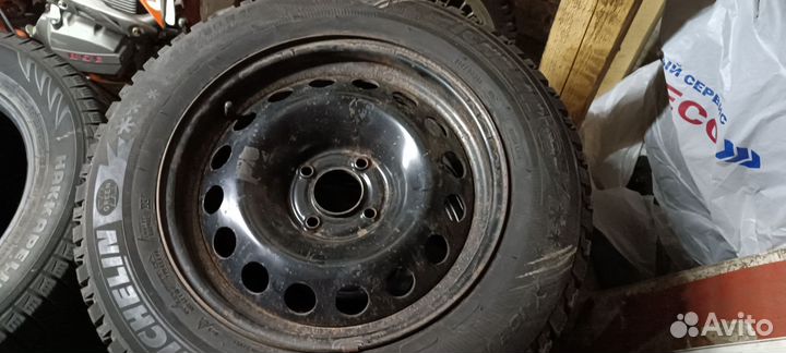 Michelin Latitude X-Ice North 3 215/60 R16 99T