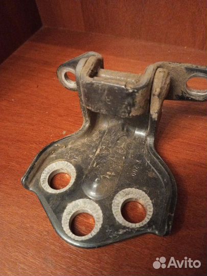 Петля двери задняя правая Ssangyong Kyron 2010