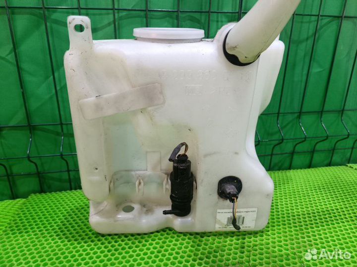 Бачок омывателя лобового стекла Mercedes-Benz Clk