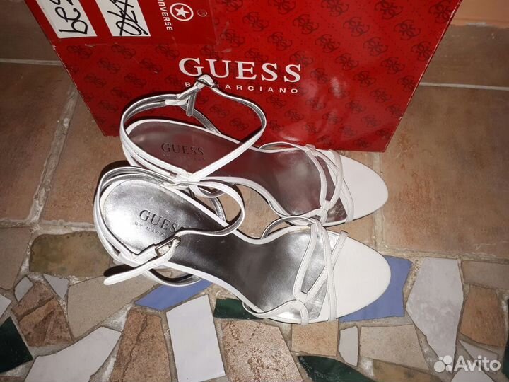 Босоножки guess