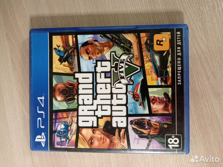 Игровая приставка ps4