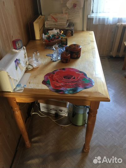 Изделие художественного промысла. Стол